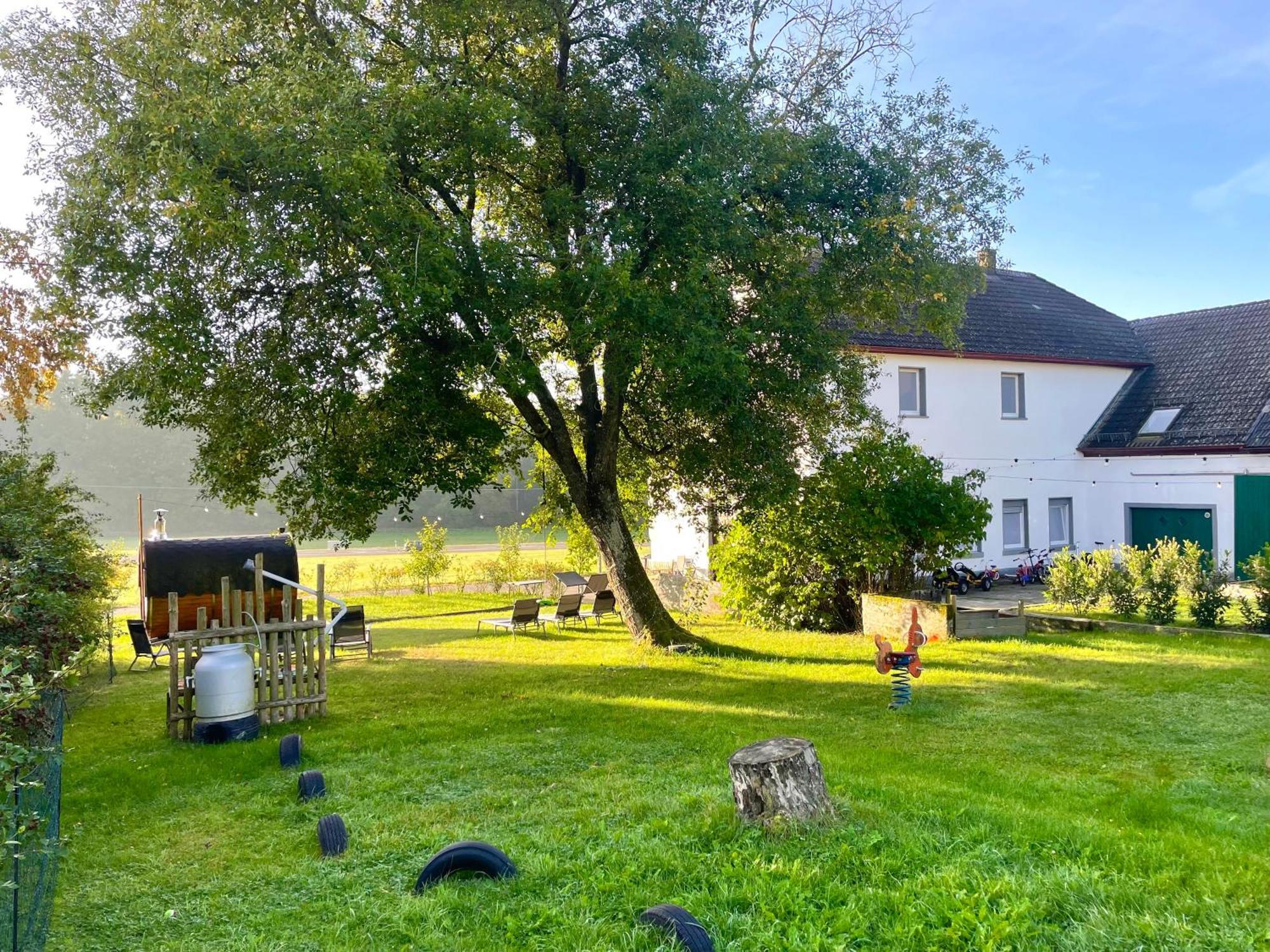 Ferienhaus Backesgarten Fuer 22 Personen Neichen Exterior photo